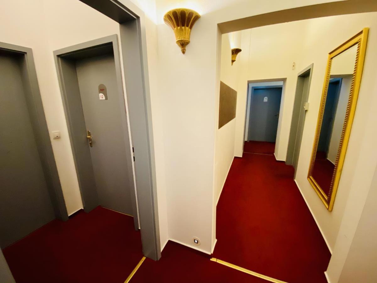 Doppelzimmer Bar, Direkt Am Alten Strom ロストック エクステリア 写真